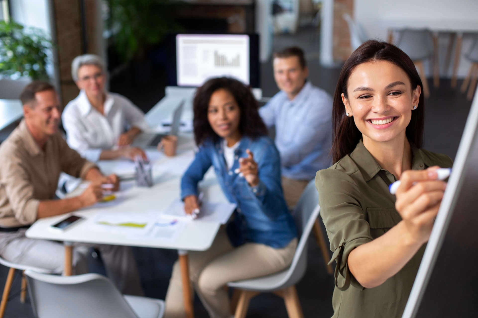 Trabalho-presencial-time-reunido